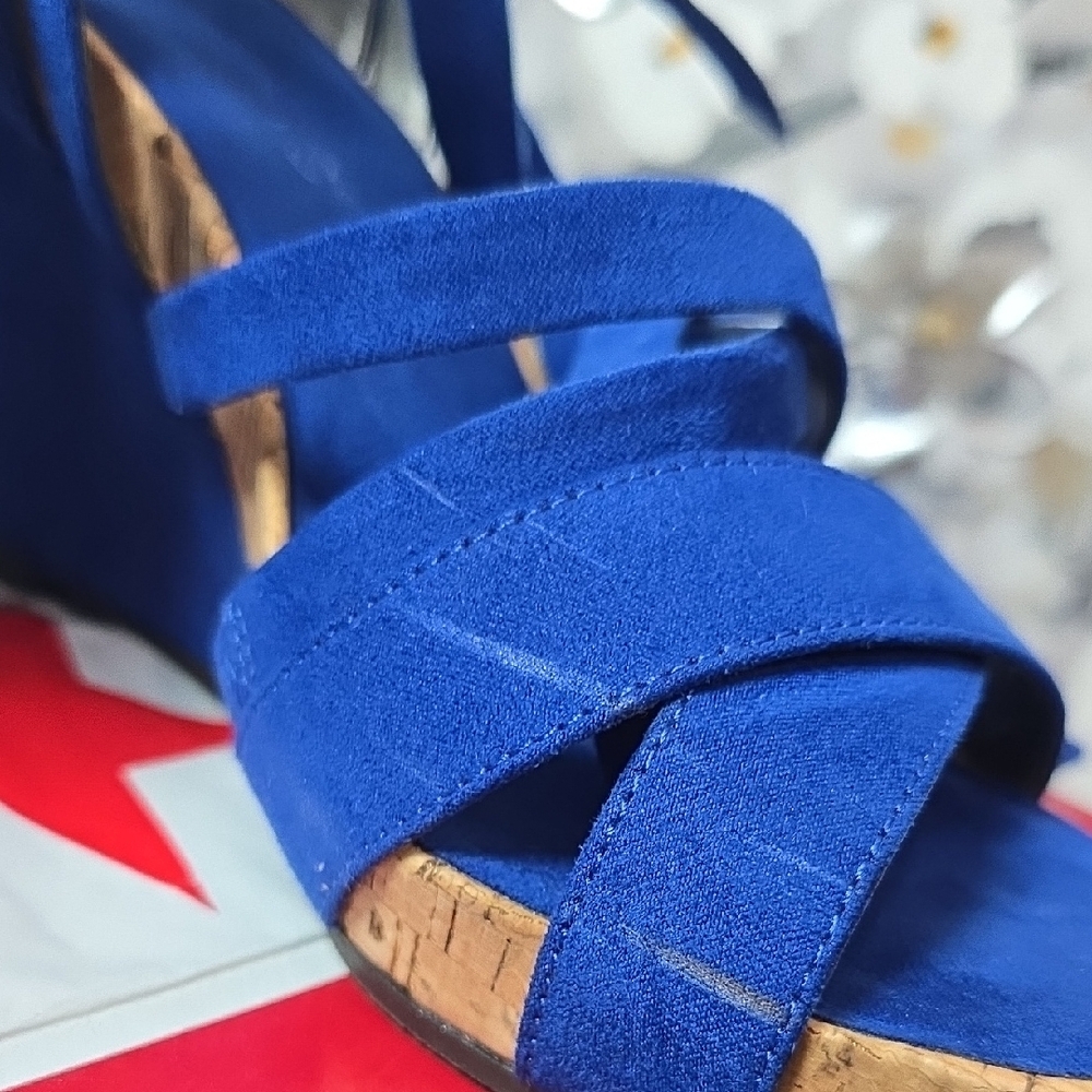 AEROSOLES Women's Royal Blue Wedge Sandals Size 6 - Picture 4 of 7